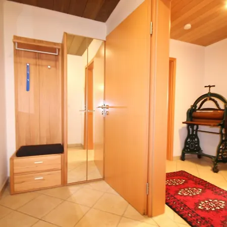 Haus Kaethi 5 Apartment